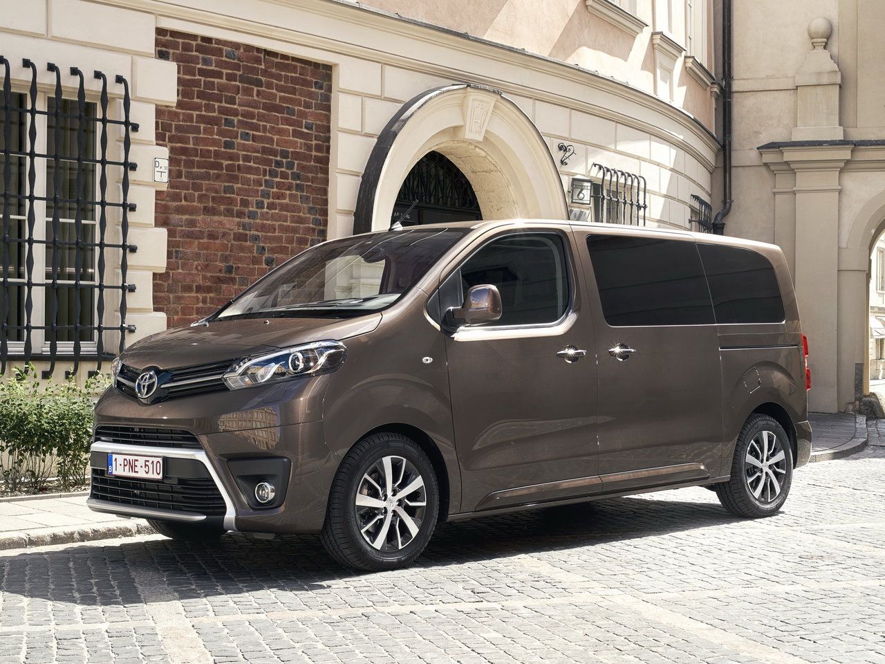 Купить Toyota ProAce с аукциона в Японии | Владивосток East Auto